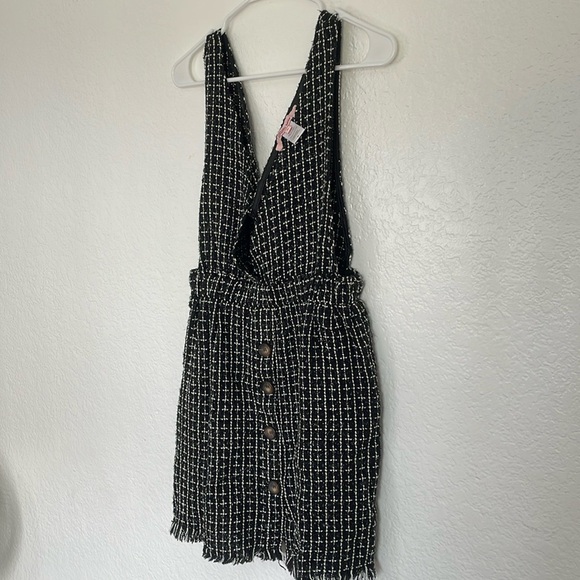 Textured black and white mini dress with decorative buttons - Picture 1 of 4